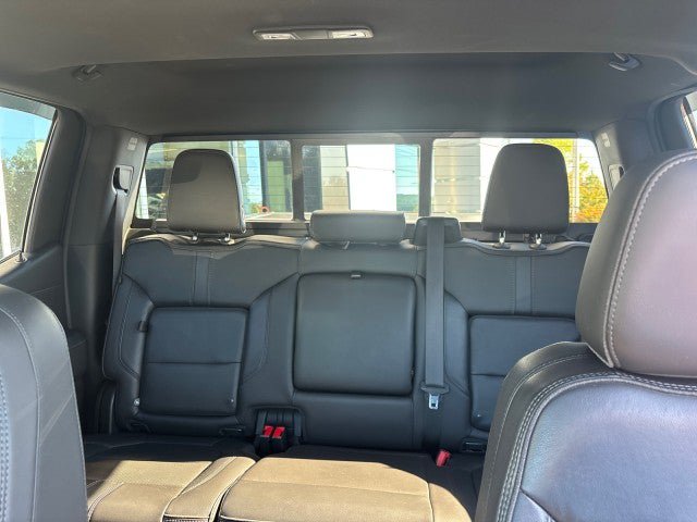 Used 2019 Chevrolet Silverado 1500 High Country w/ Technology Package AWD/4WD image 29