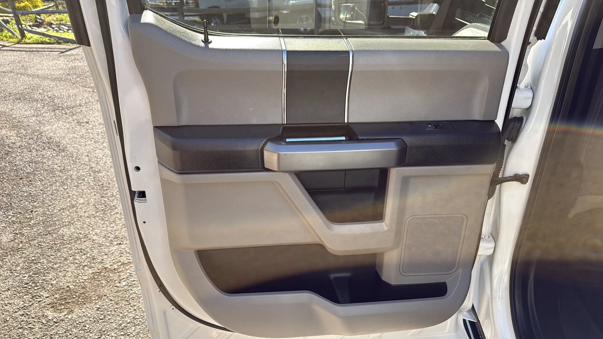 Used 2019 Ford F550 4x4 Crew Cab Super Duty w/ XLT Value Package image 15