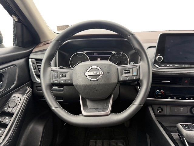 Used 2025 Nissan Rogue SV image 17