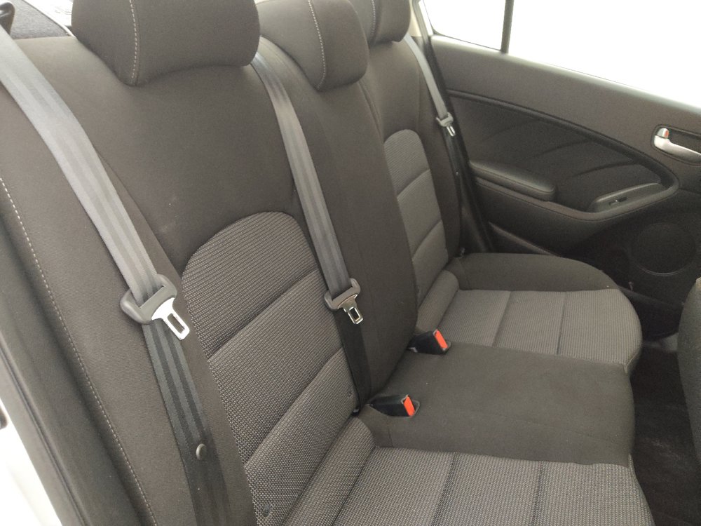 Used 2017 Kia Forte LX FWD image 19