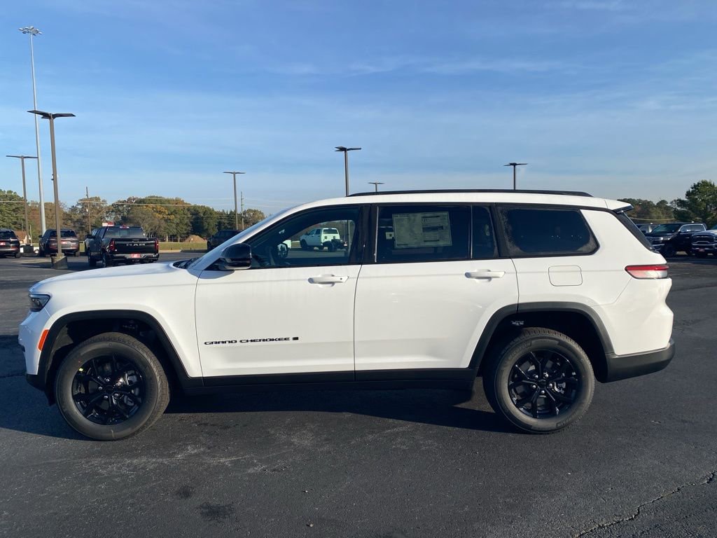 New 2025 Jeep Grand Cherokee L Altitude image 4