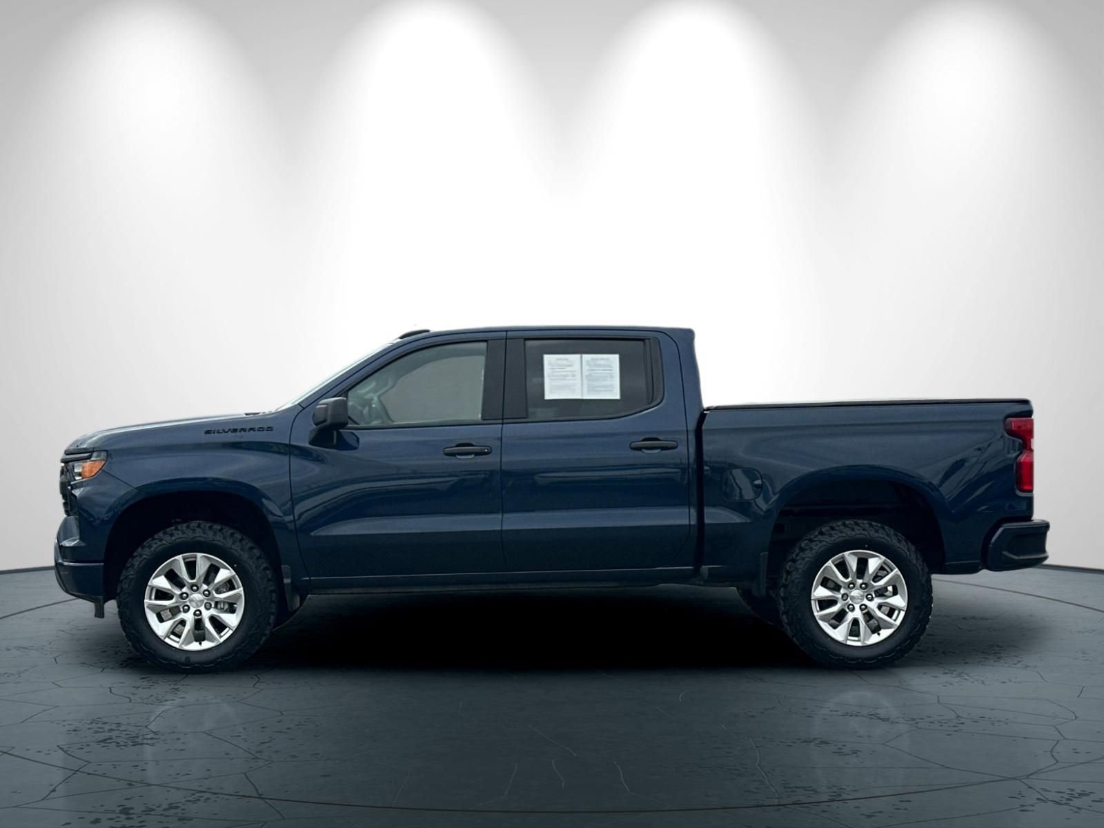 Used 2023 Chevrolet Silverado 1500 Custom w/ LPO, Dark Essentials Package RWD image 7