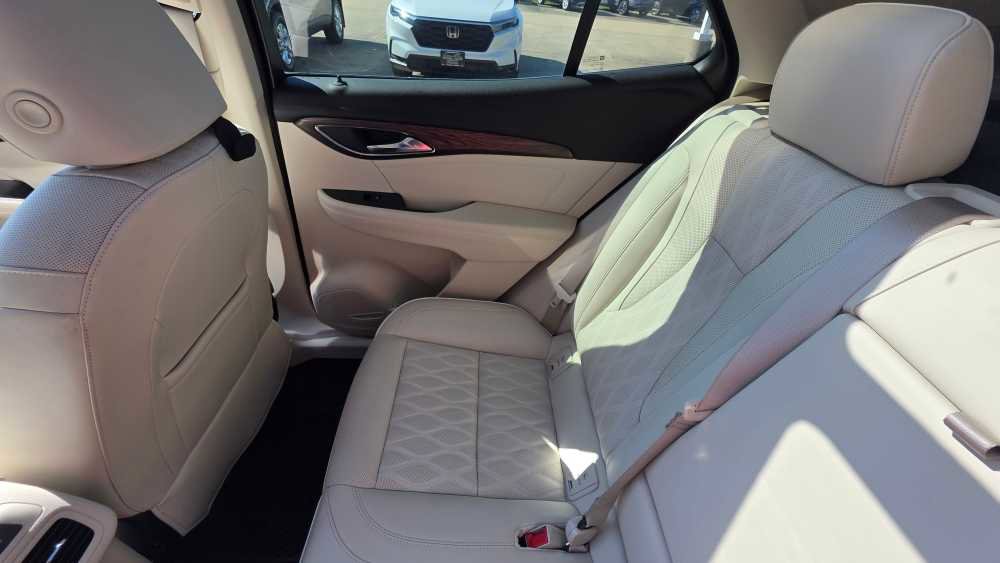 Used 2023 Buick Envision Avenir image 24