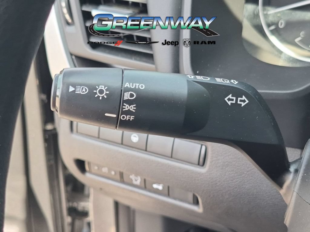 Used 2024 Nissan Rogue SV AWD/4WD image 21