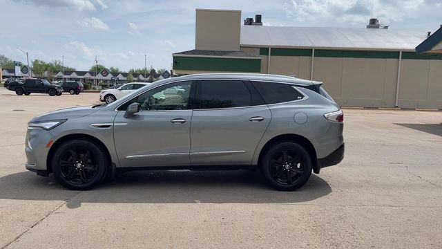 Used 2023 Buick Enclave Essence w/ Sport Touring Edition AWD/4WD image 5