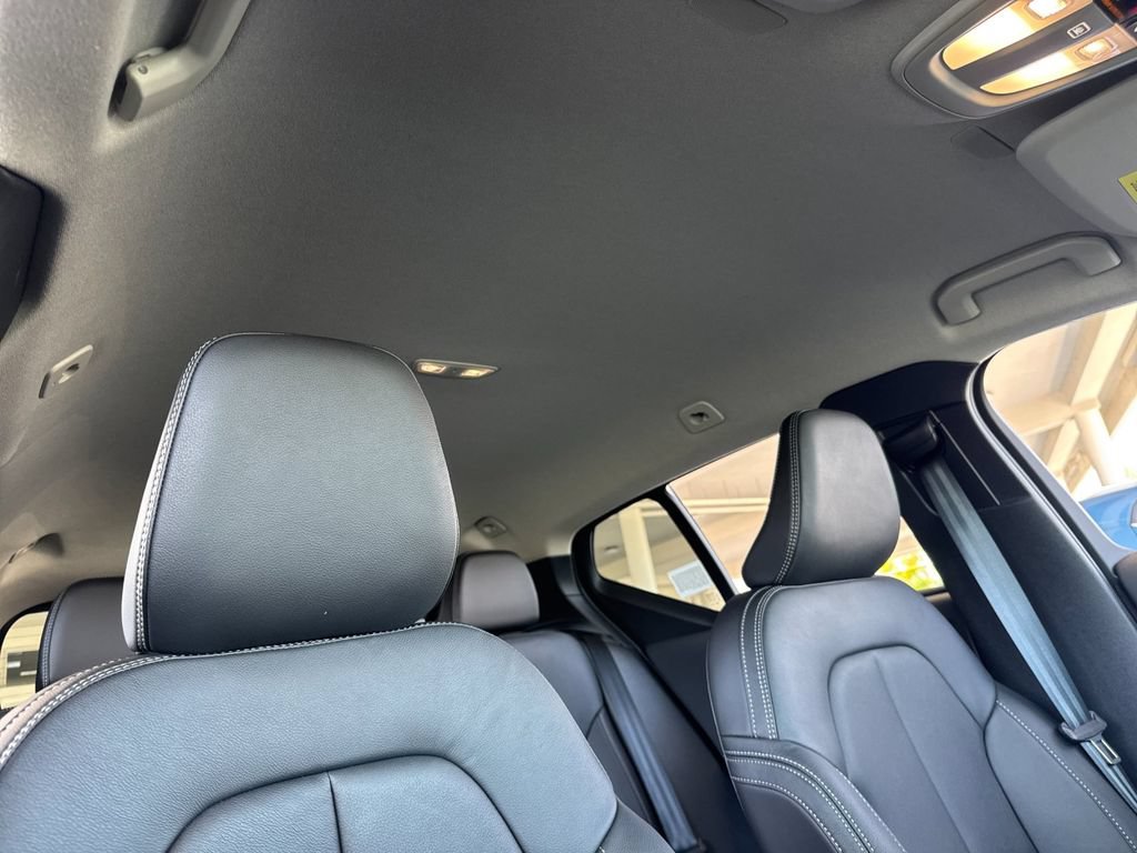 New 2026 Volvo XC40 B5 Core w/ Climate Package AWD/4WD image 16