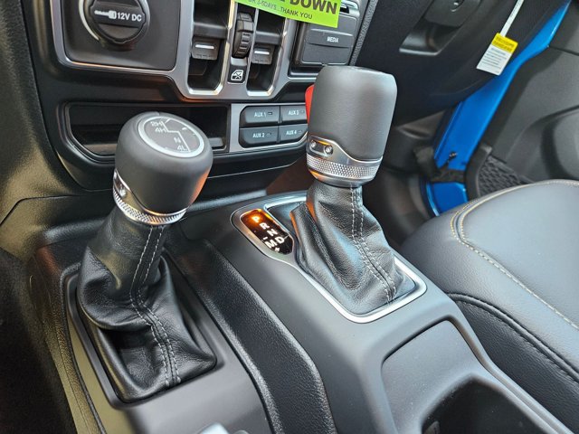 New 2026 Jeep Wrangler Unlimited Sahara AWD/4WD image 13