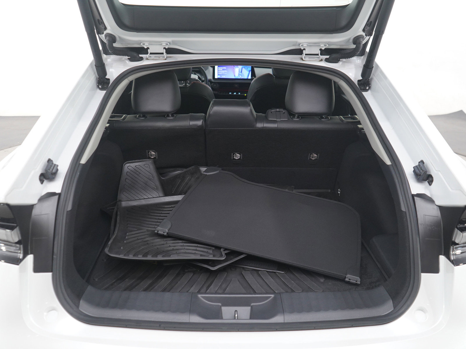 Used 2023 Toyota Prius Prime Premium image 16