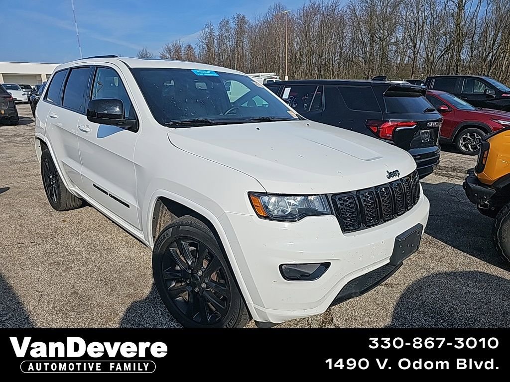 Used 2022 Jeep Grand Cherokee Laredo X image 1