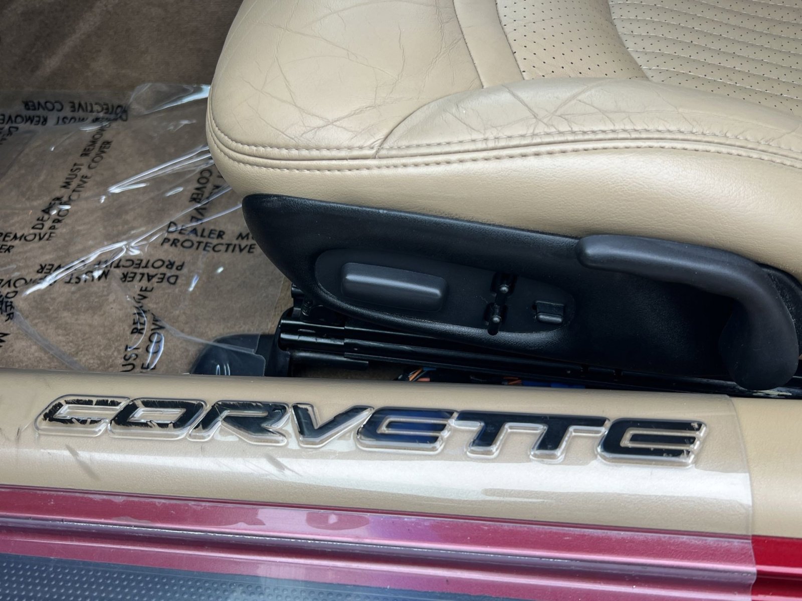 Used 2000 Chevrolet Corvette Coupe w/ Roof Pkg image 14