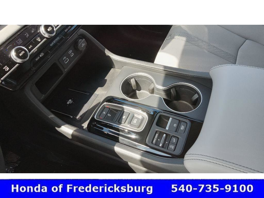 Certified 2025 Honda Pilot Touring image 21