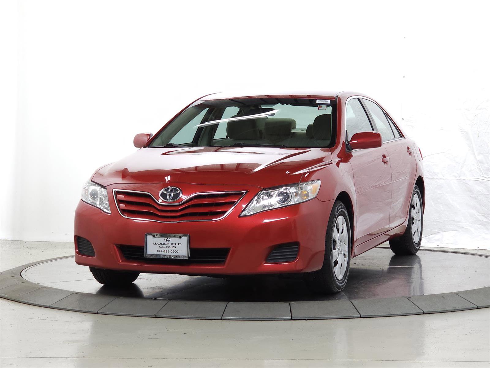 Used 2011 Toyota Camry LE image 3