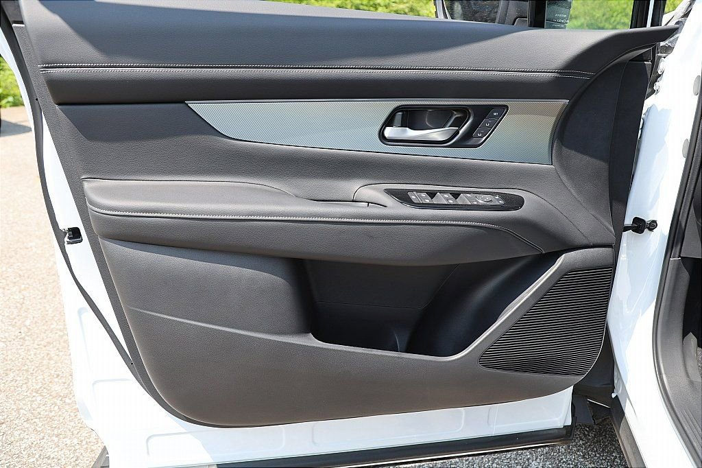 New 2025 Nissan Murano SL image 15