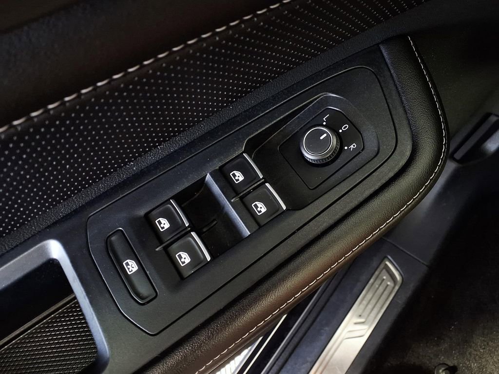 Used 2024 Volkswagen Atlas Cross Sport SE FWD image 25