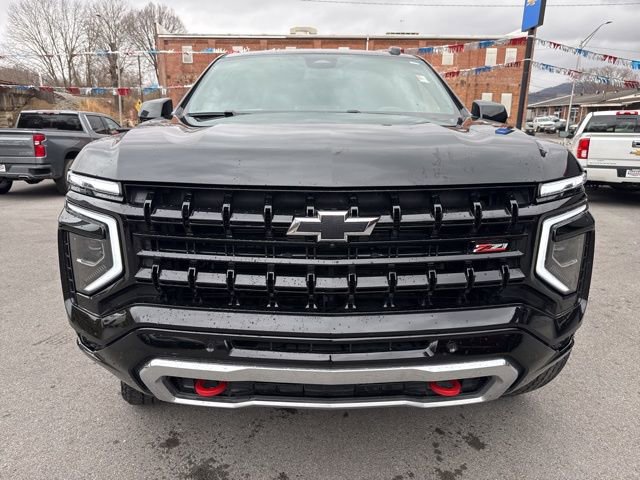 Used 2025 Chevrolet Suburban Z71 image 4