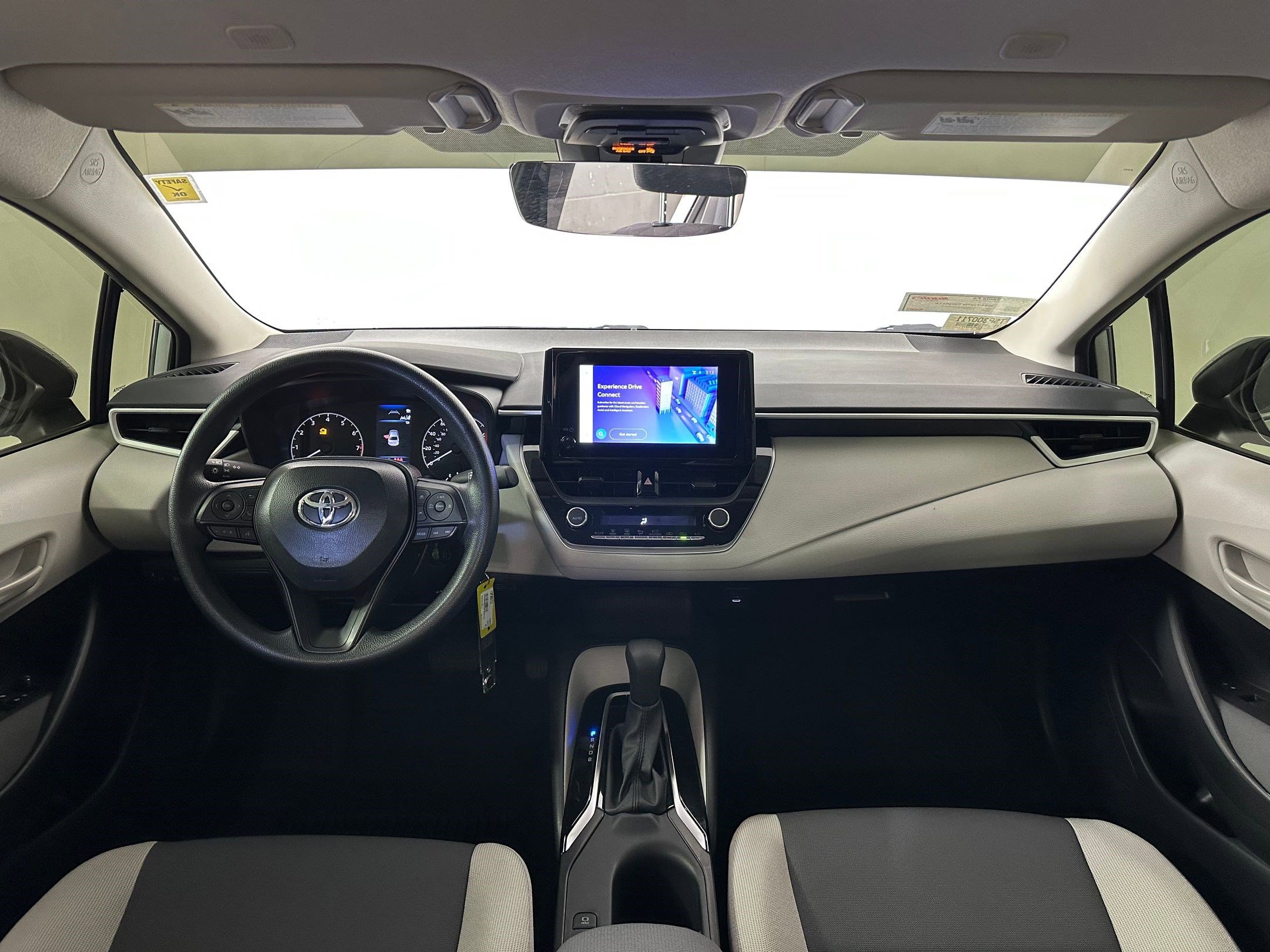 Used 2025 Toyota Corolla LE image 14