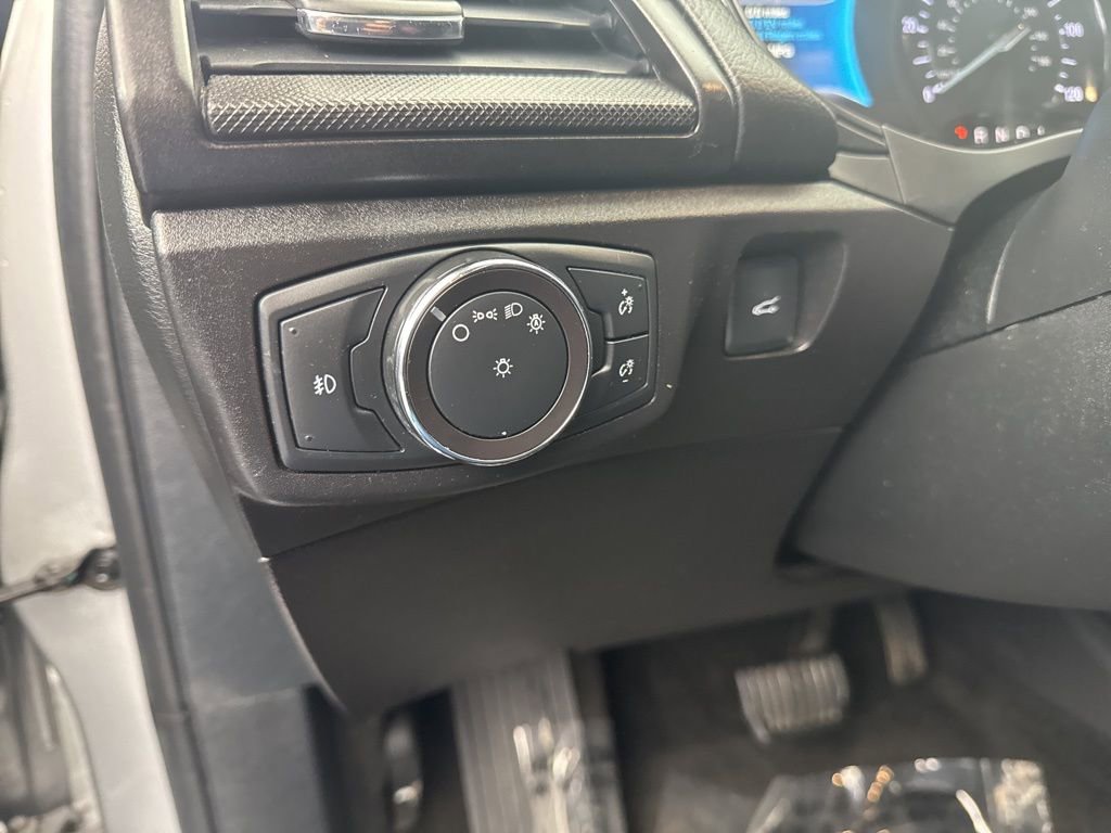 Used 2018 Ford Fusion SE w/ Equipment Group 601A image 26