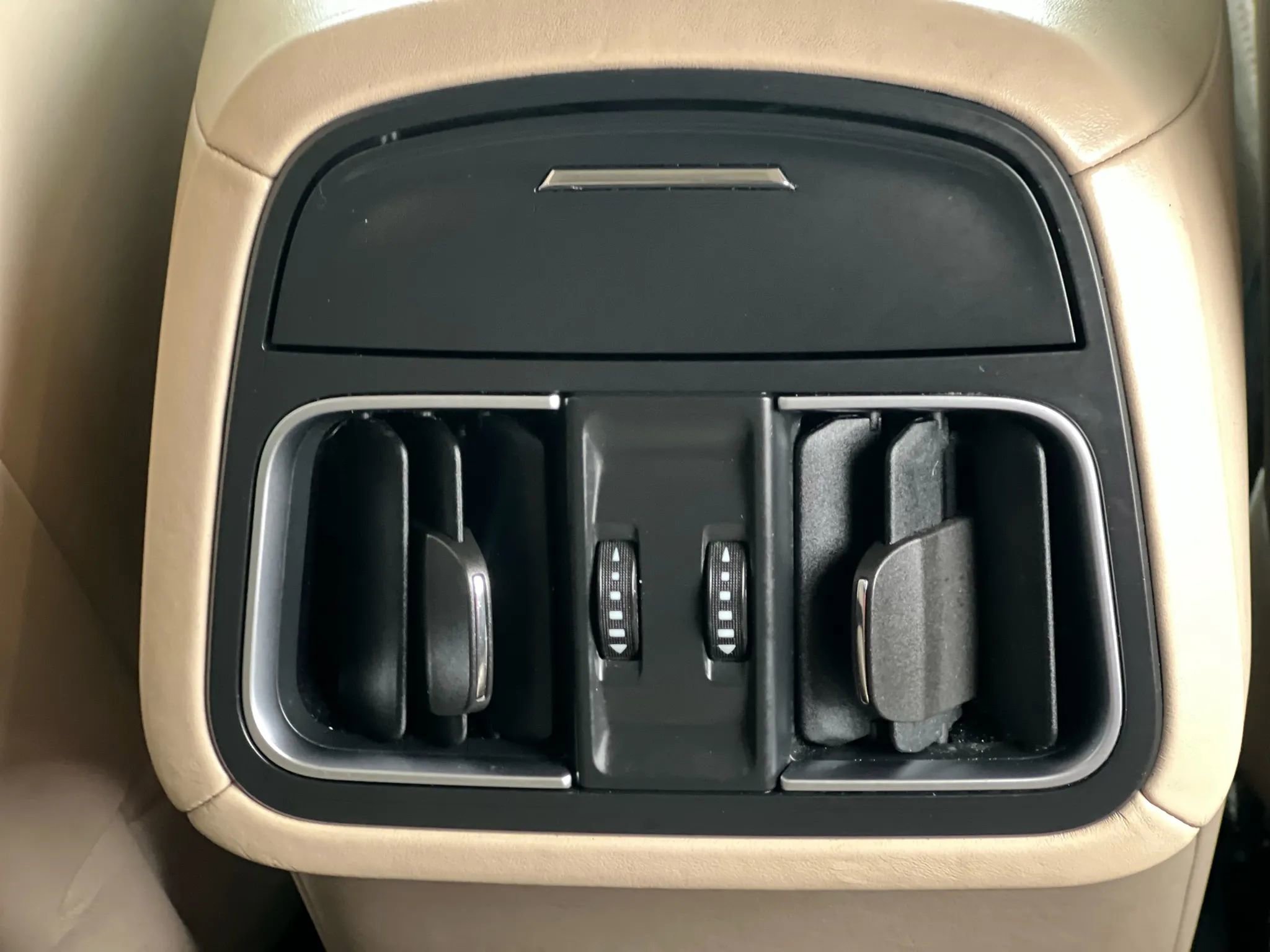 Used 2018 Maserati Levante GranLusso image 24