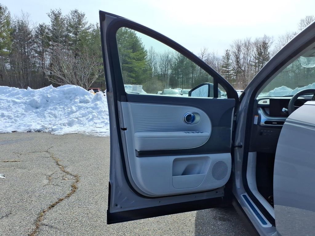 New 2026 Hyundai Ioniq 9 SEL w/ Tow & Go Package image 11