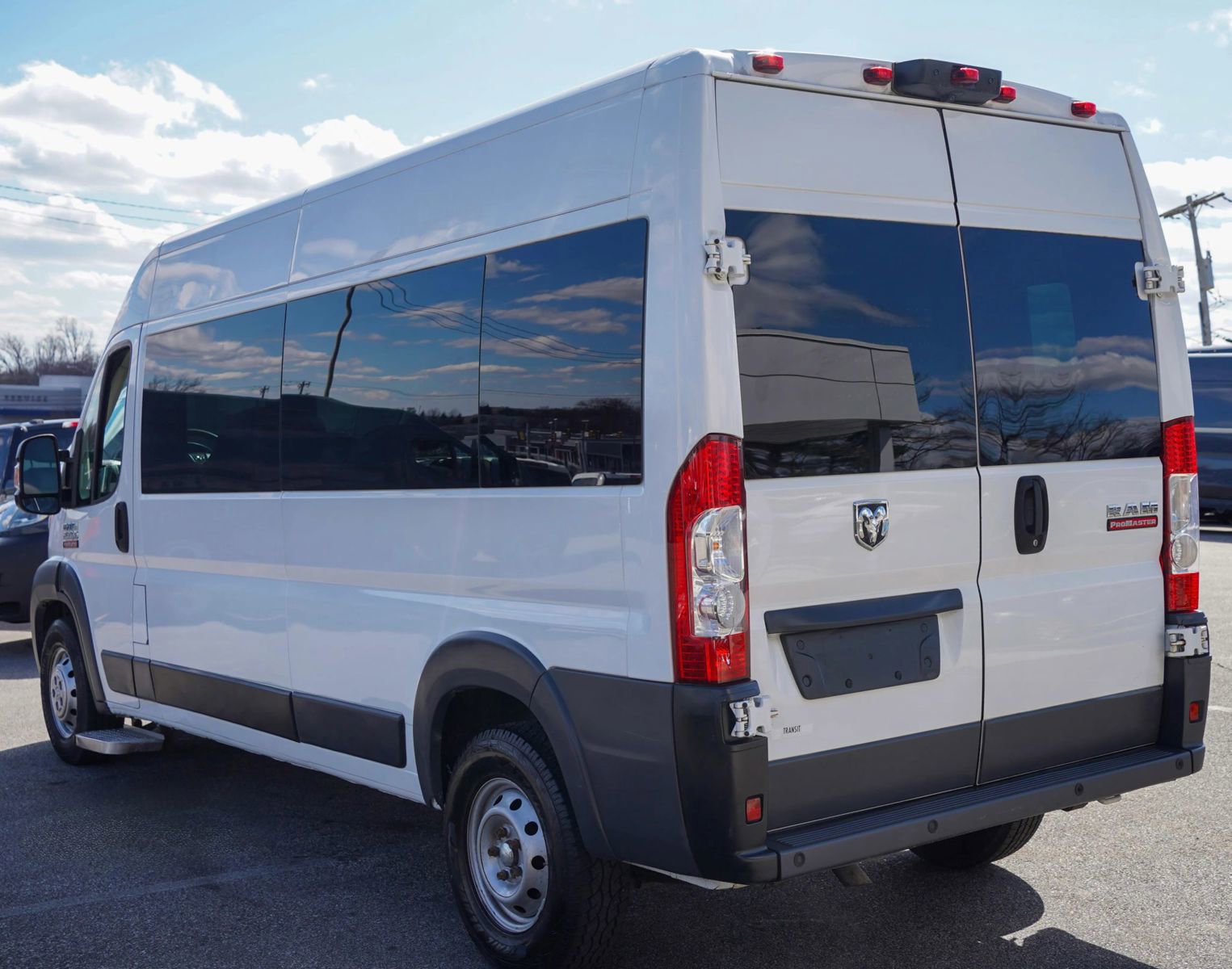 Used 2016 RAM ProMaster 2500 w/ Premium Appearance Group FWD image 5