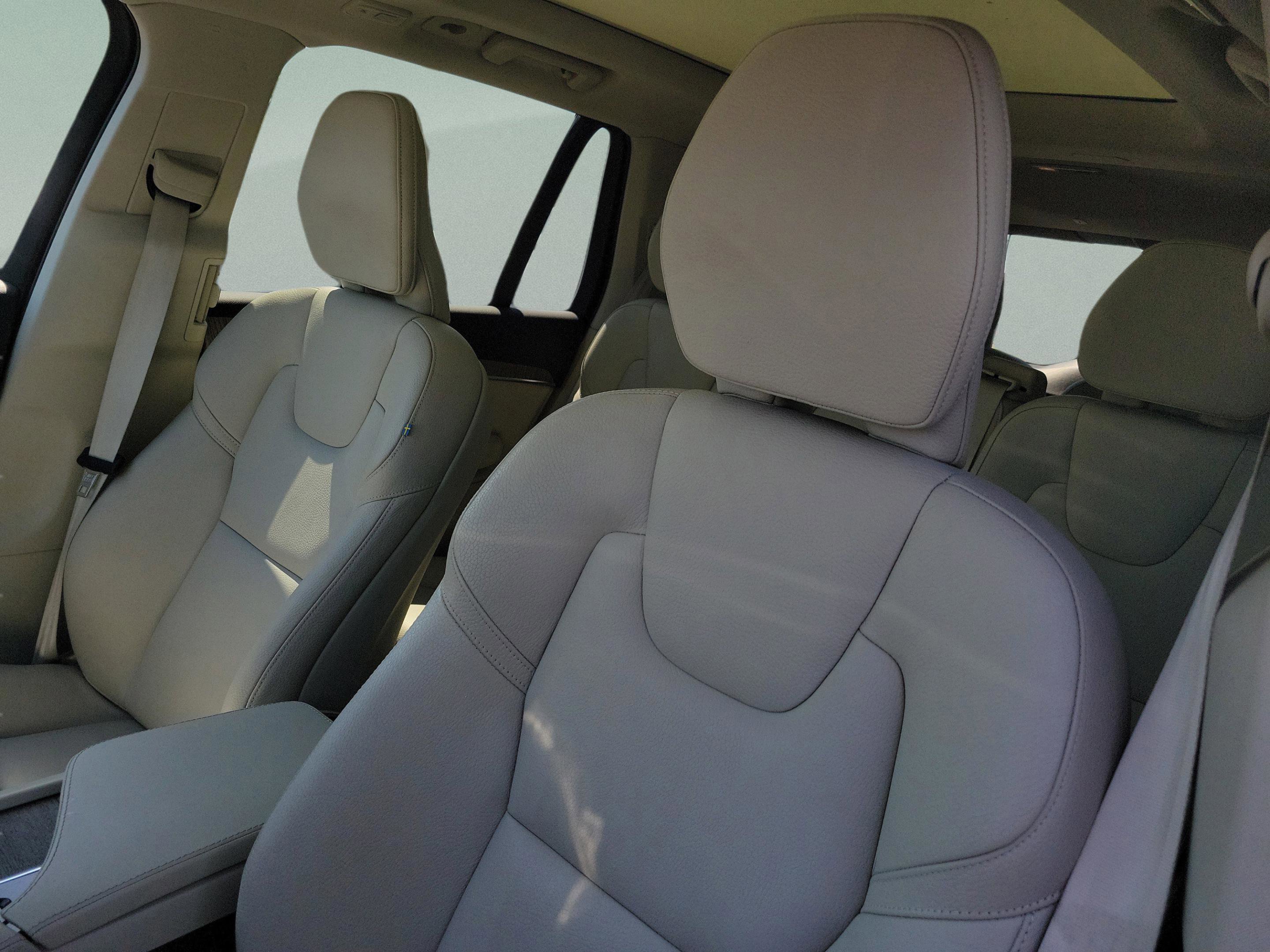 Used 2023 Volvo XC90 B6 Plus w/ Protection Package Premier AWD/4WD image 19