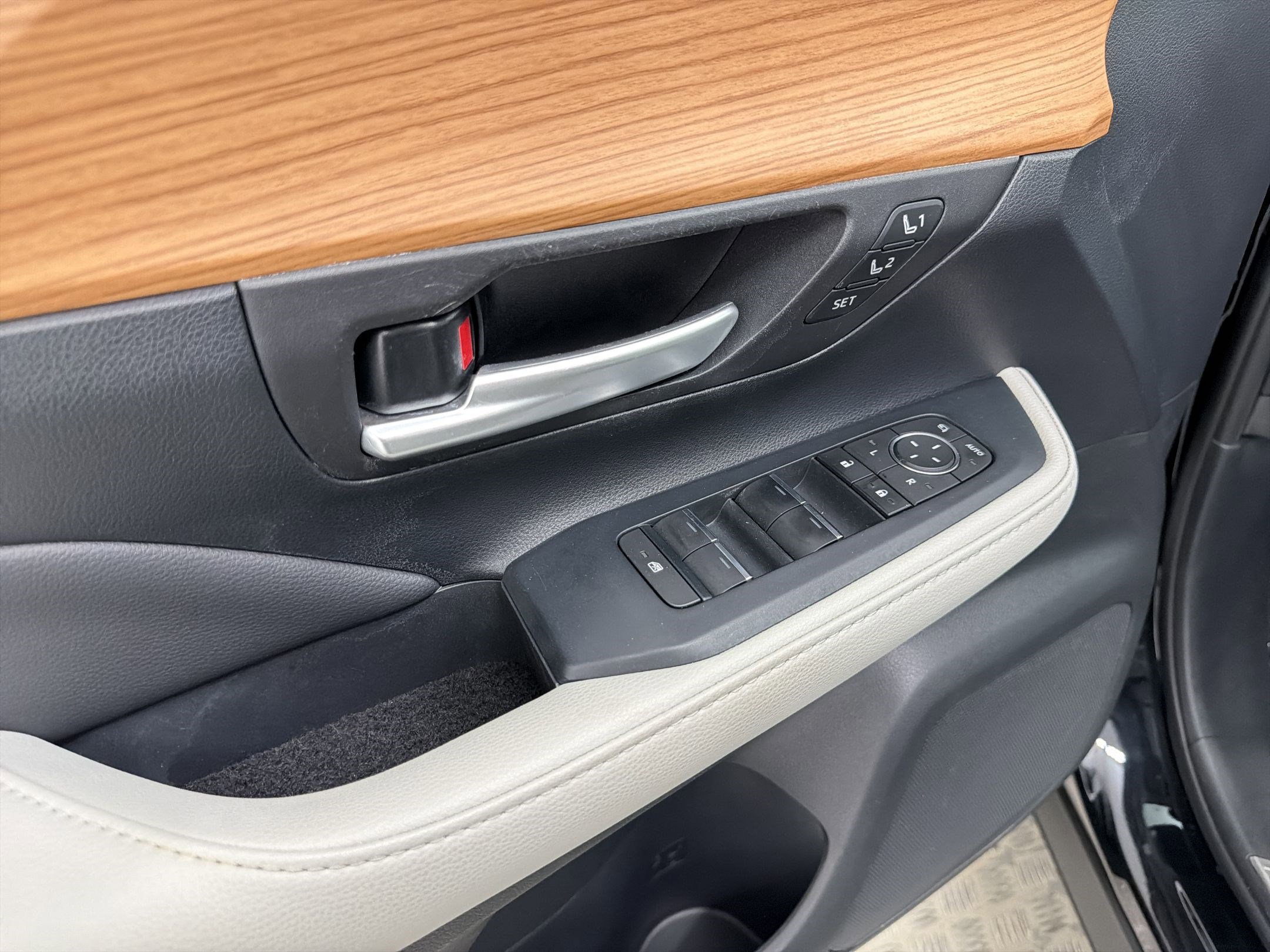 Used 2024 Toyota Grand Highlander Platinum image 12