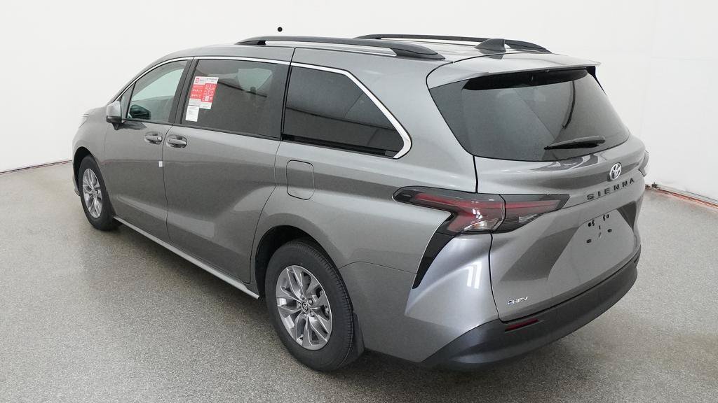 New 2026 Toyota Sienna LE FWD image 8