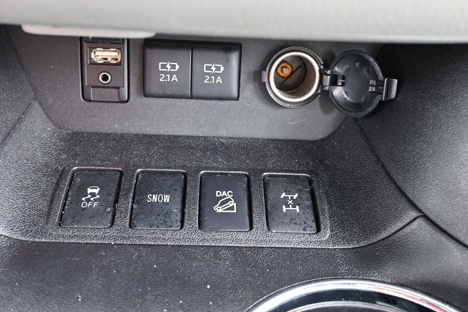 Used 2017 Toyota Highlander Limited w/ Protection Package #3 AWD/4WD image 26
