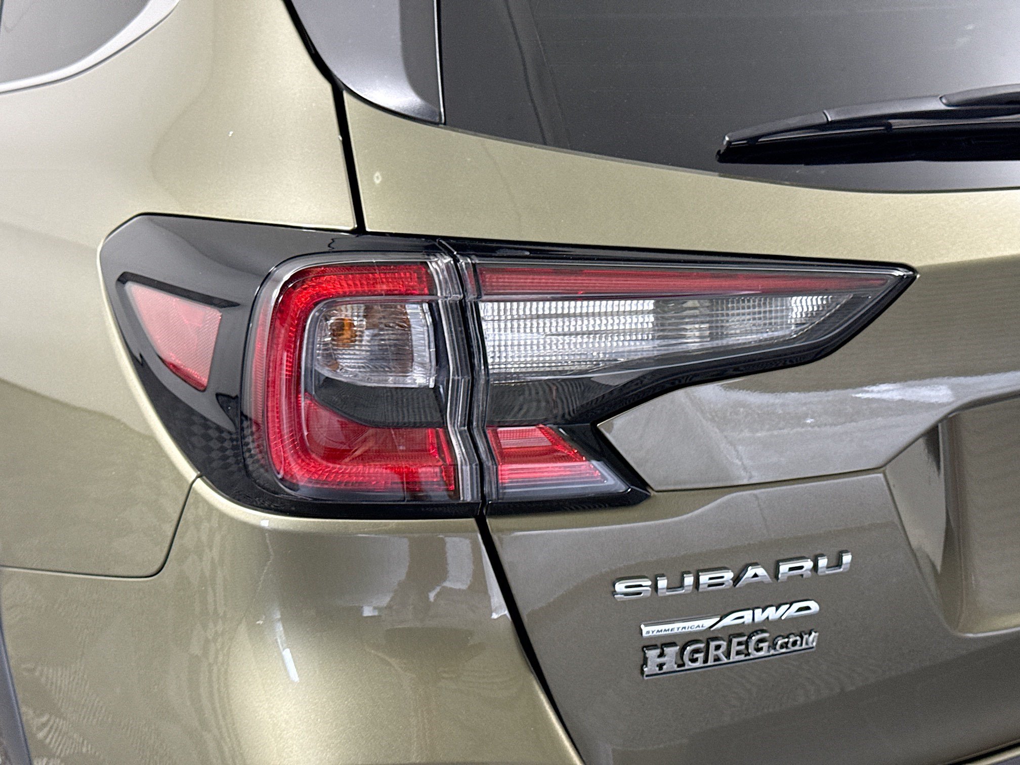 Used 2025 Subaru Outback Premium AWD/4WD image 36