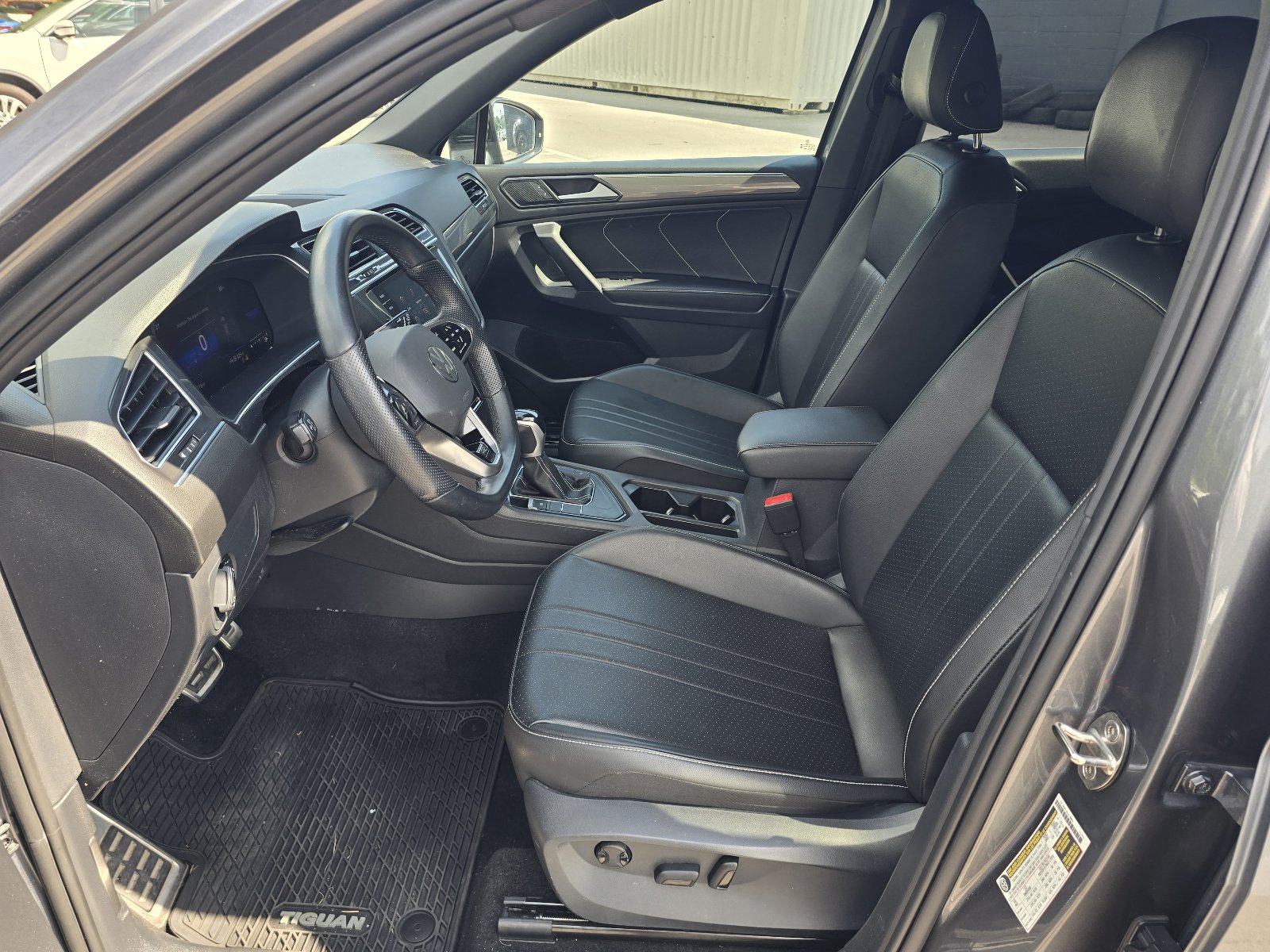 Used 2023 Volkswagen Tiguan SE R-Line FWD image 13