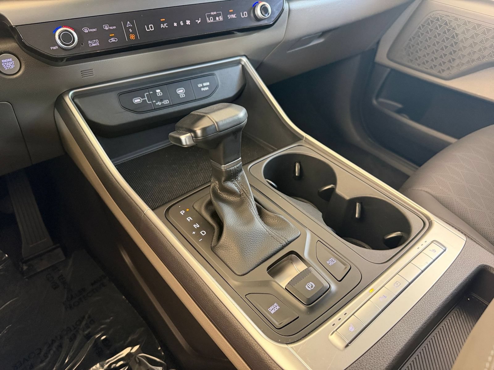 Used 2026 Kia Carnival FWD image 44