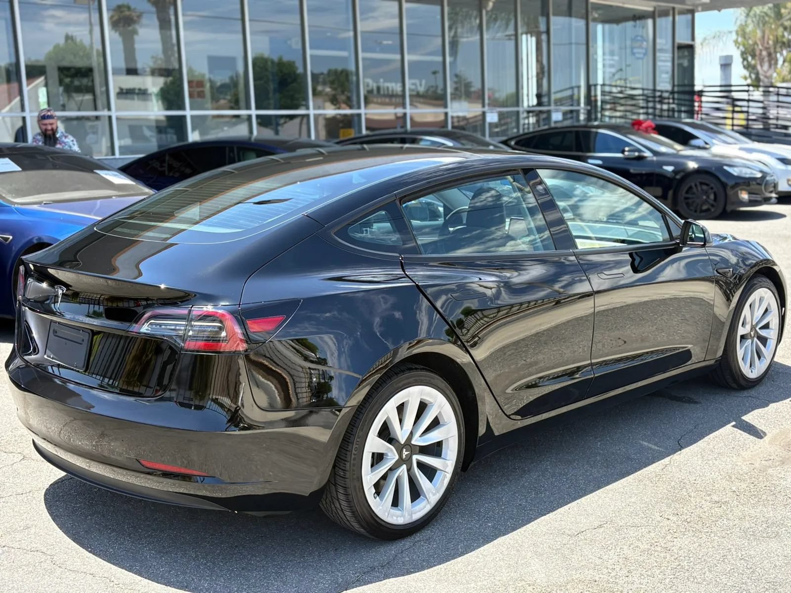Used 2023 Tesla Model 3 Standard Range RWD image 2