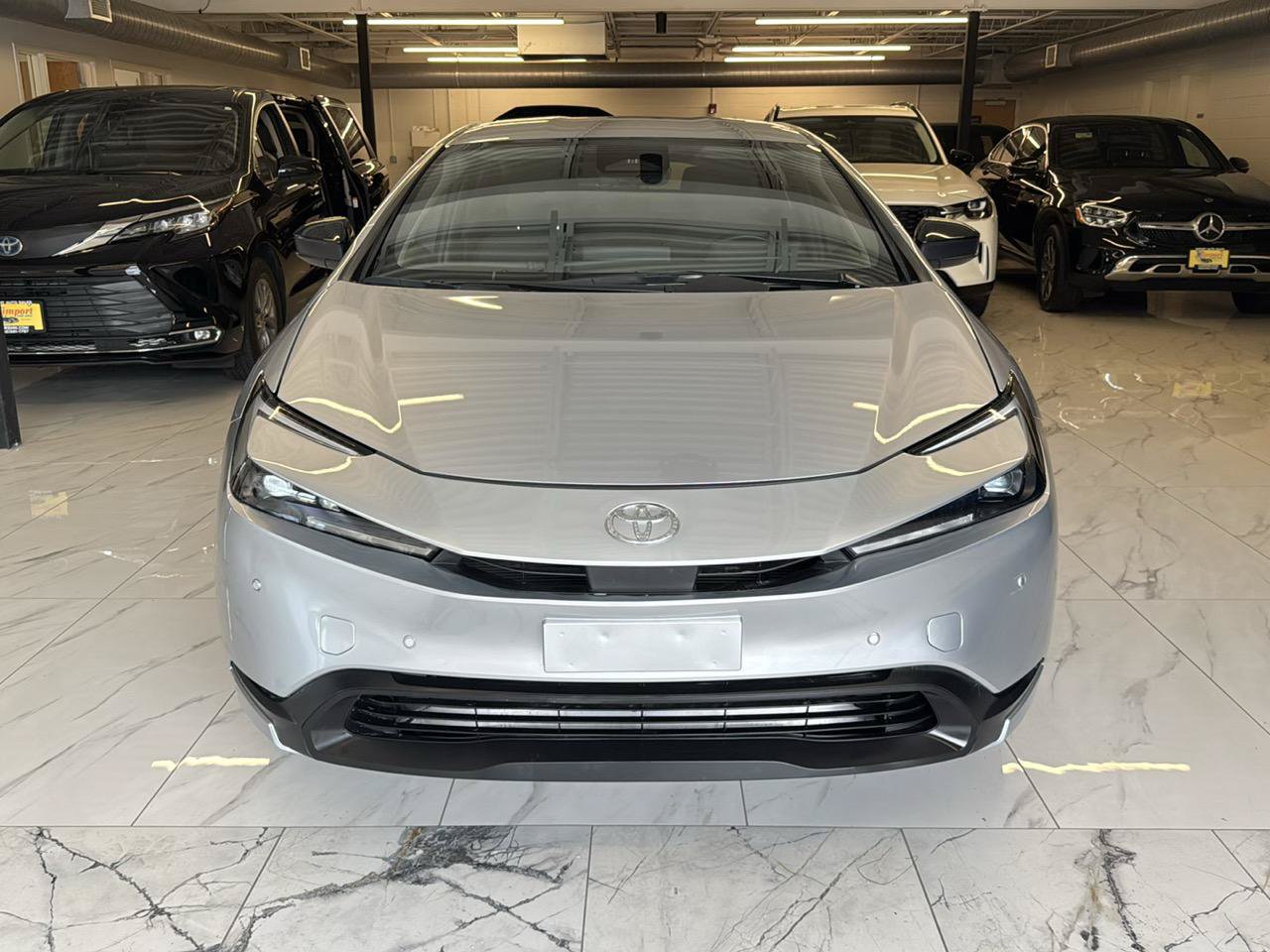 Used 2024 Toyota Prius LE FWD image 2