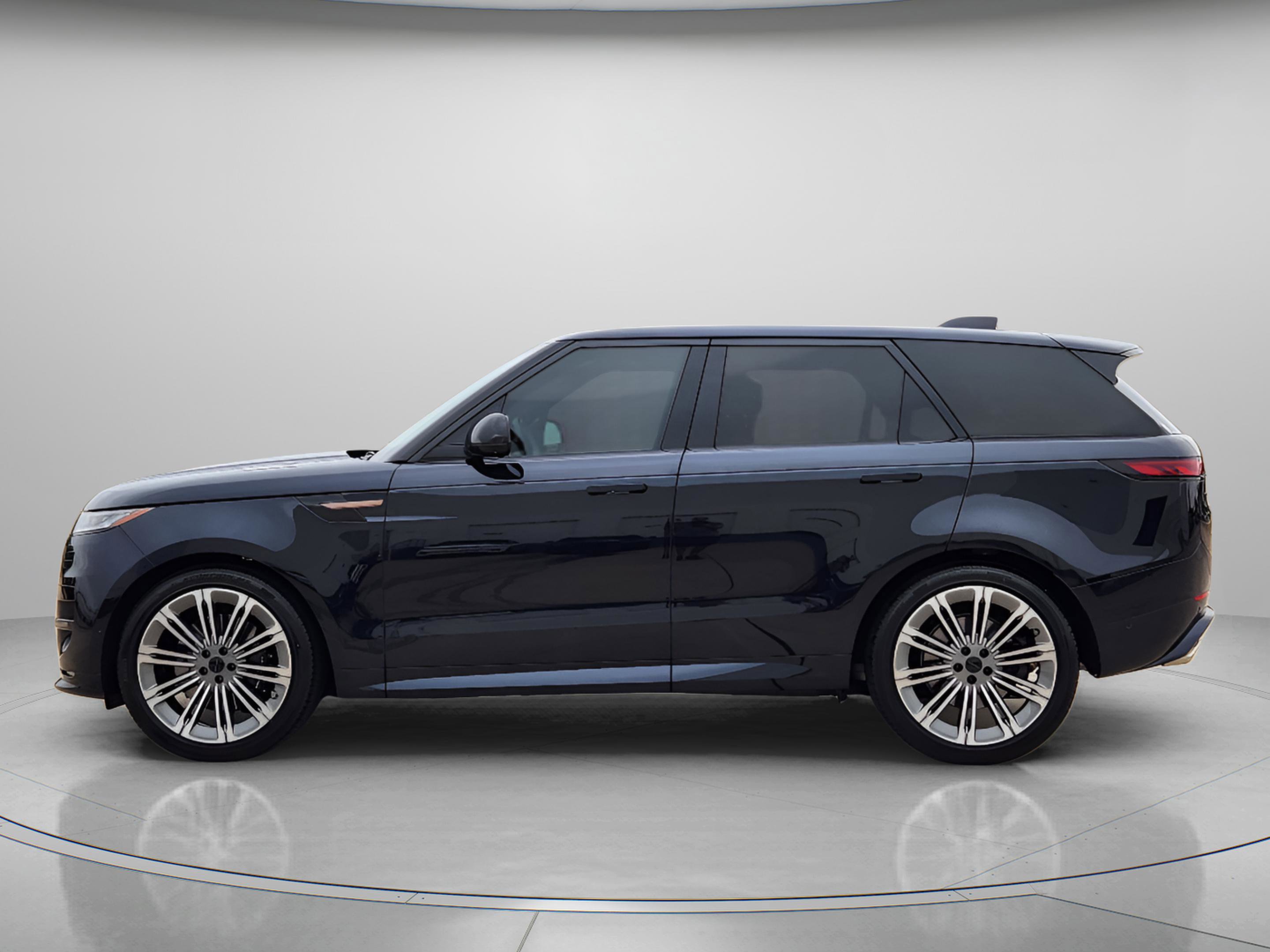 Certified 2026 Land Rover Range Rover Sport Dynamic SE AWD/4WD image 2