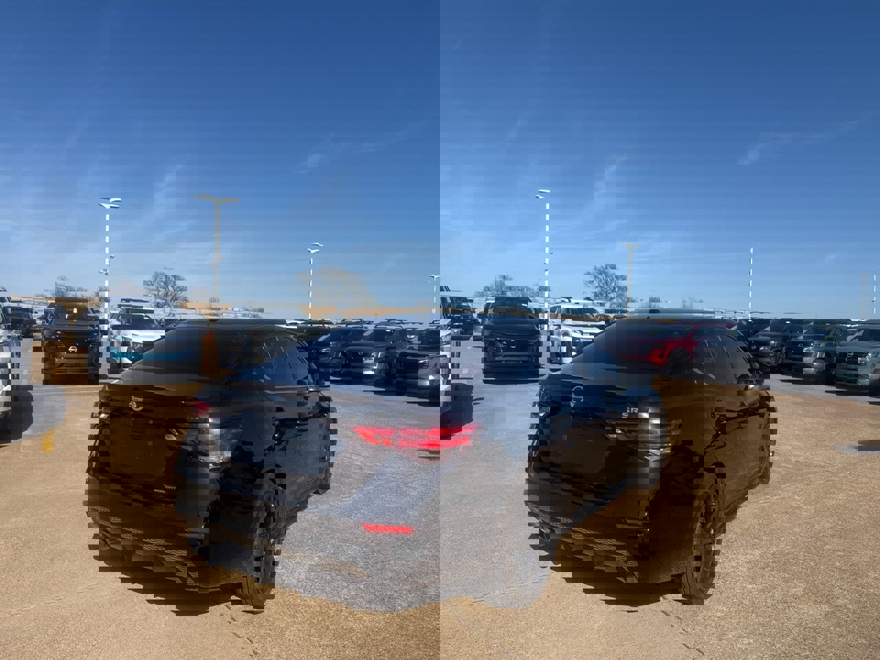 Certified 2022 Nissan Sentra SR w/ Midnight Edition image 15