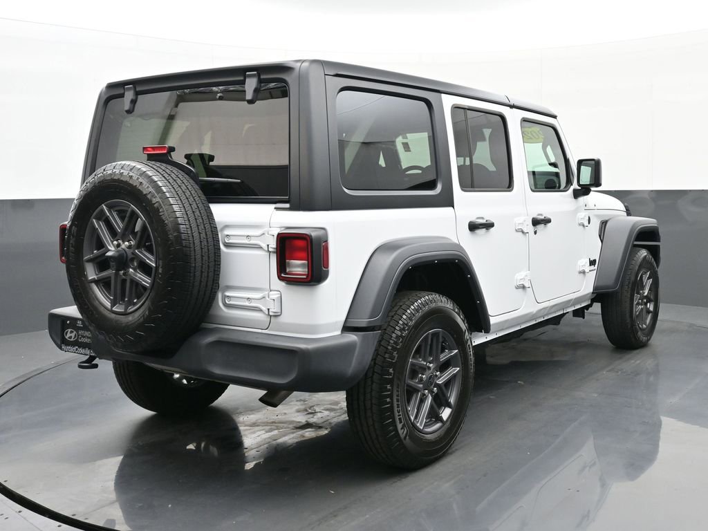 Used 2024 Jeep Wrangler Sport S image 3