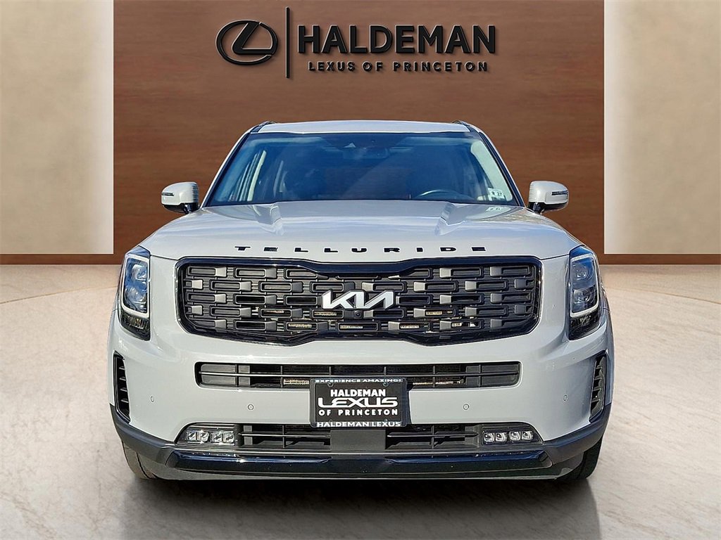 Used 2022 Kia Telluride SX w/ SX Prestige Package image 2