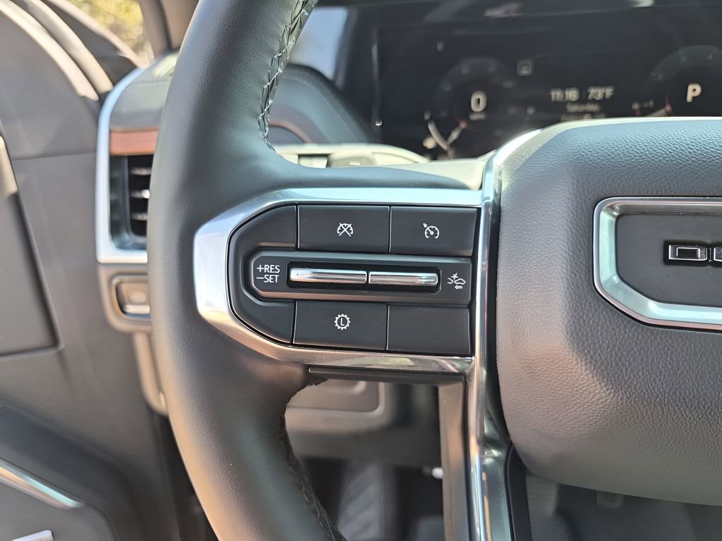 Used 2025 GMC Yukon XL Denali image 34