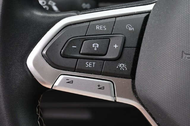 Used 2023 Volkswagen Tiguan SE FWD image 17