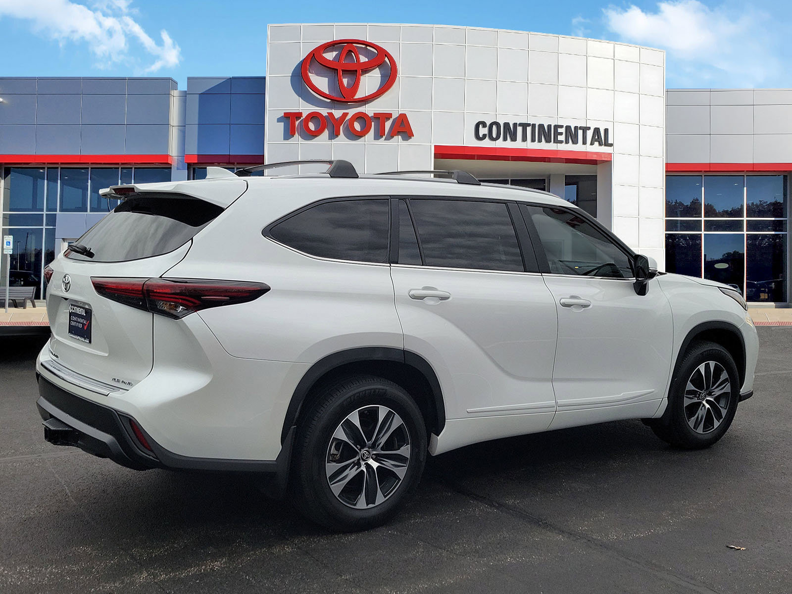 Certified 2025 Toyota Highlander XLE image 5