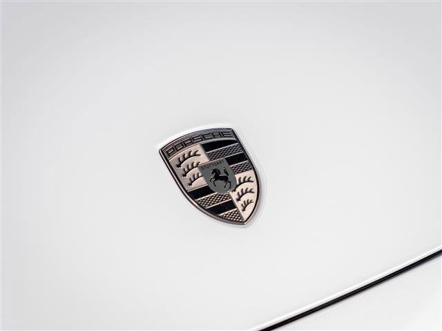 Certified 2024 Porsche Macan Turbo Electric image 14