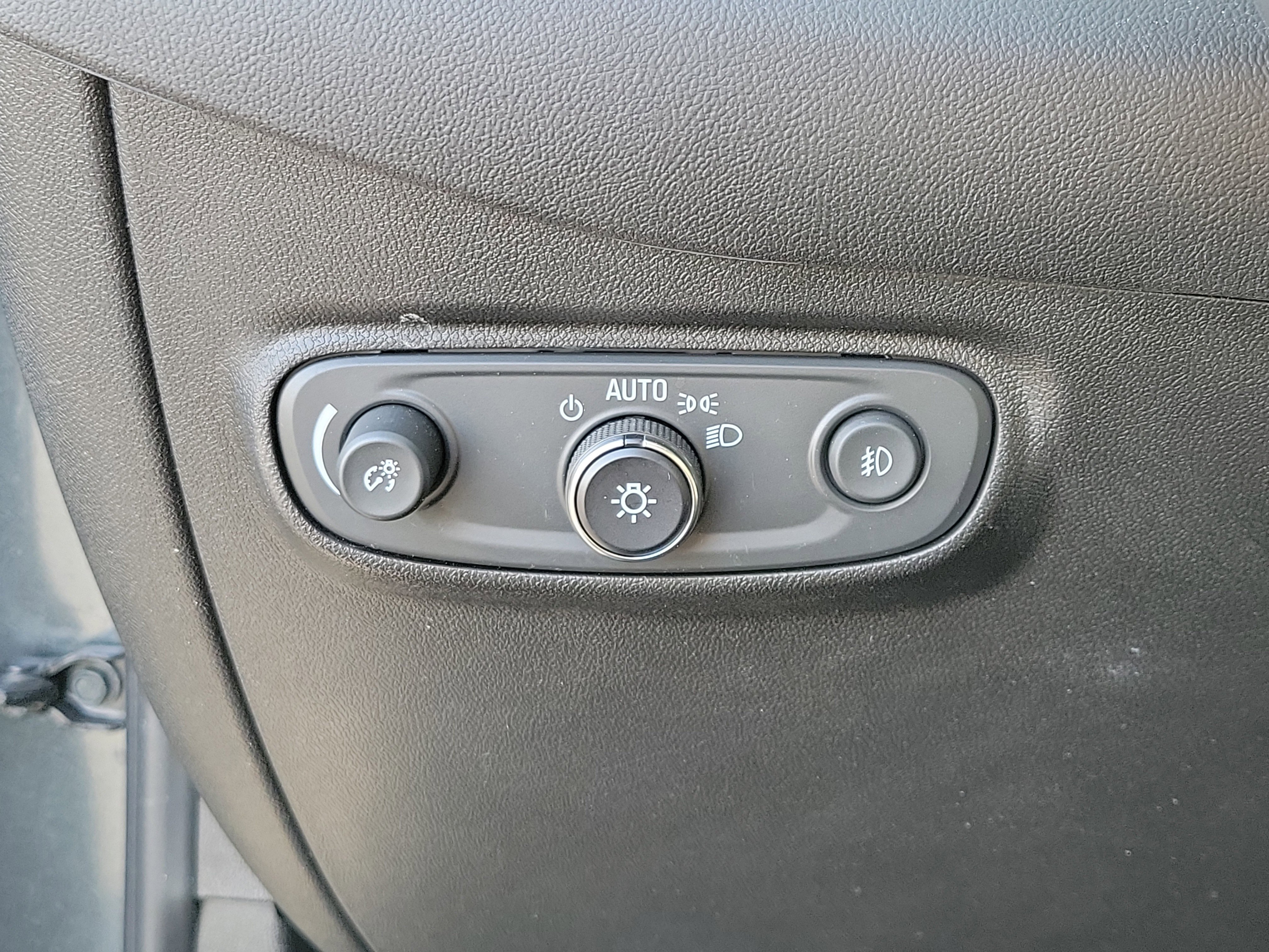 Used 2020 Chevrolet Equinox LT w/ Driver Convenience Package image 26