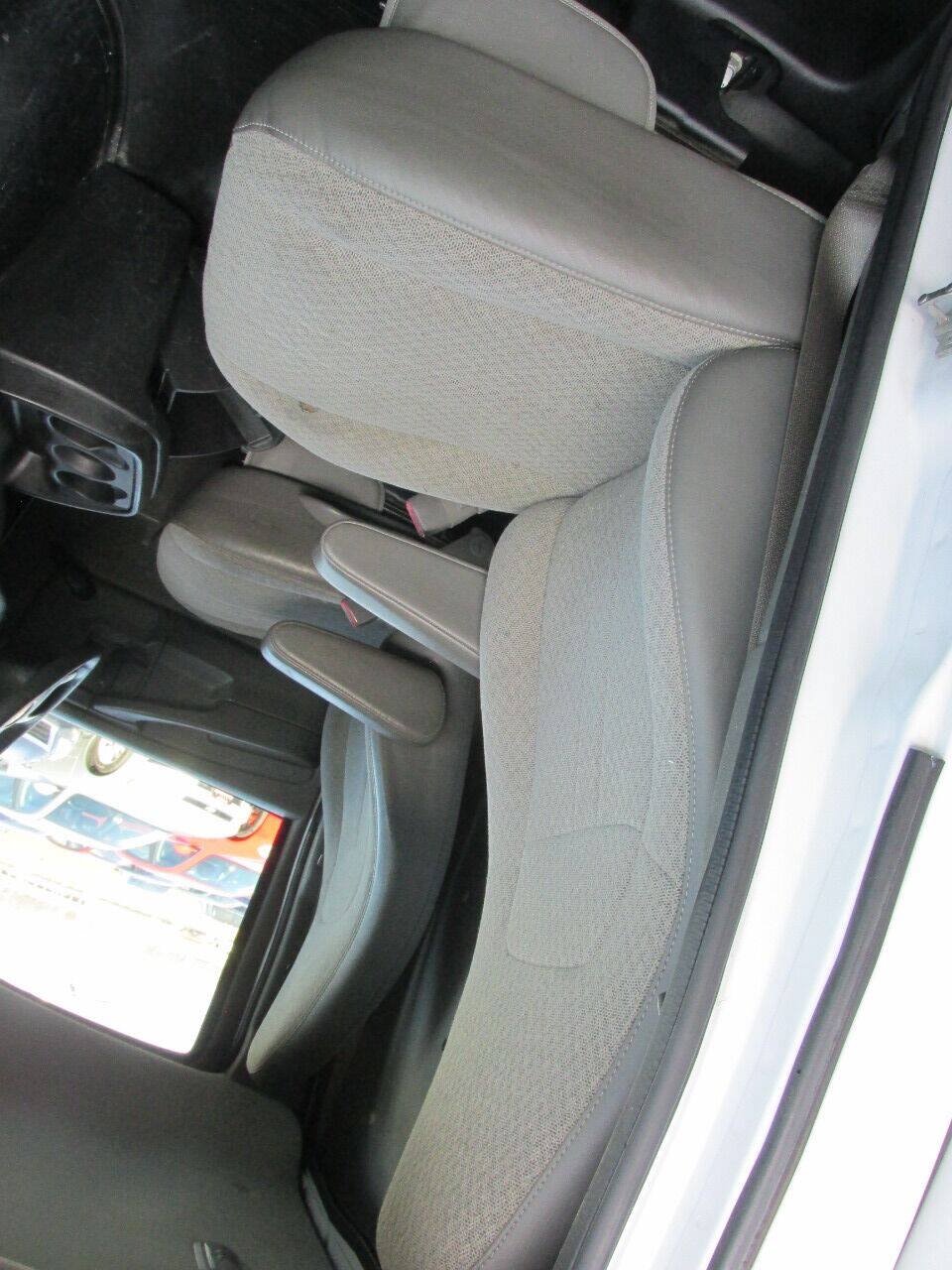 Used 2014 Chevrolet Express 3500 RWD image 27