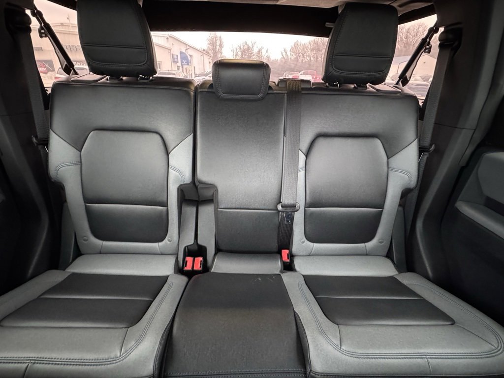 Used 2023 Ford Bronco Black Diamond w/ Sasquatch Package image 15