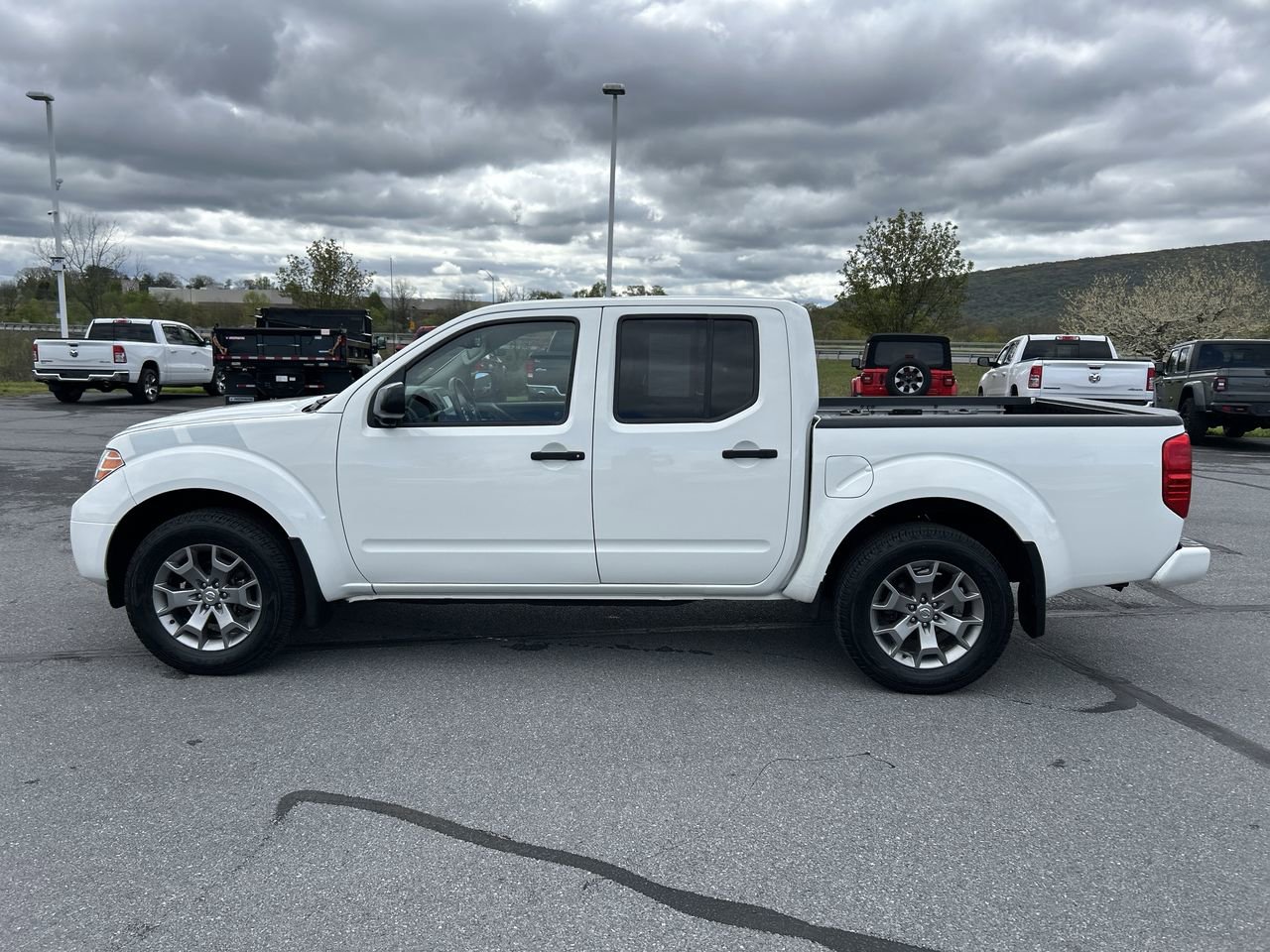 Used 2020 Nissan Frontier SV AWD/4WD image 4