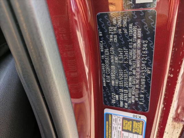 Used 2023 Kia Carnival LX image 20