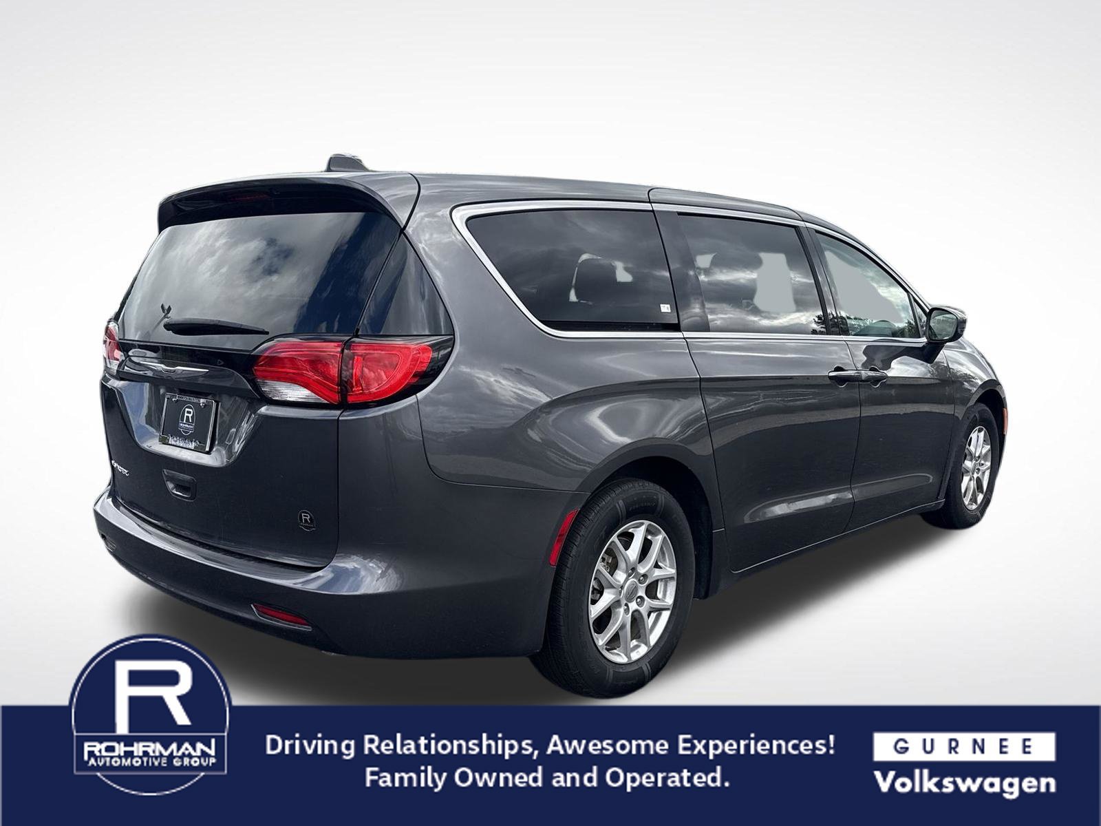 Used 2022 Chrysler Voyager LX FWD image 9