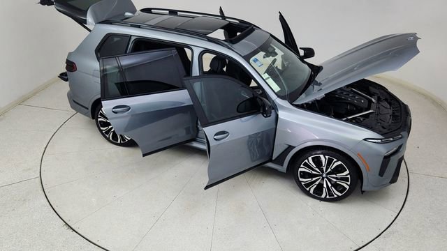 Used 2023 BMW X7 M60i w/ Executive Package image 88