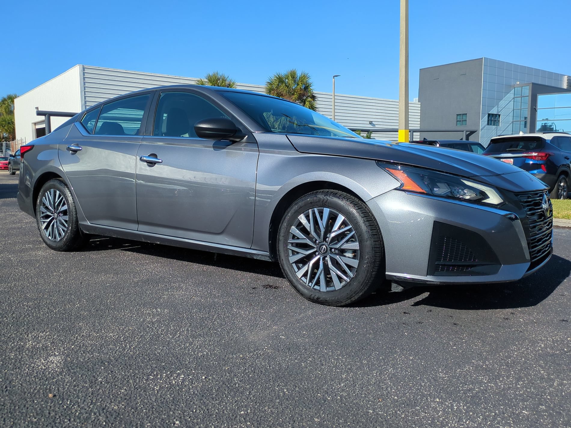 Certified 2024 Nissan Altima 2.5 SV FWD image 2