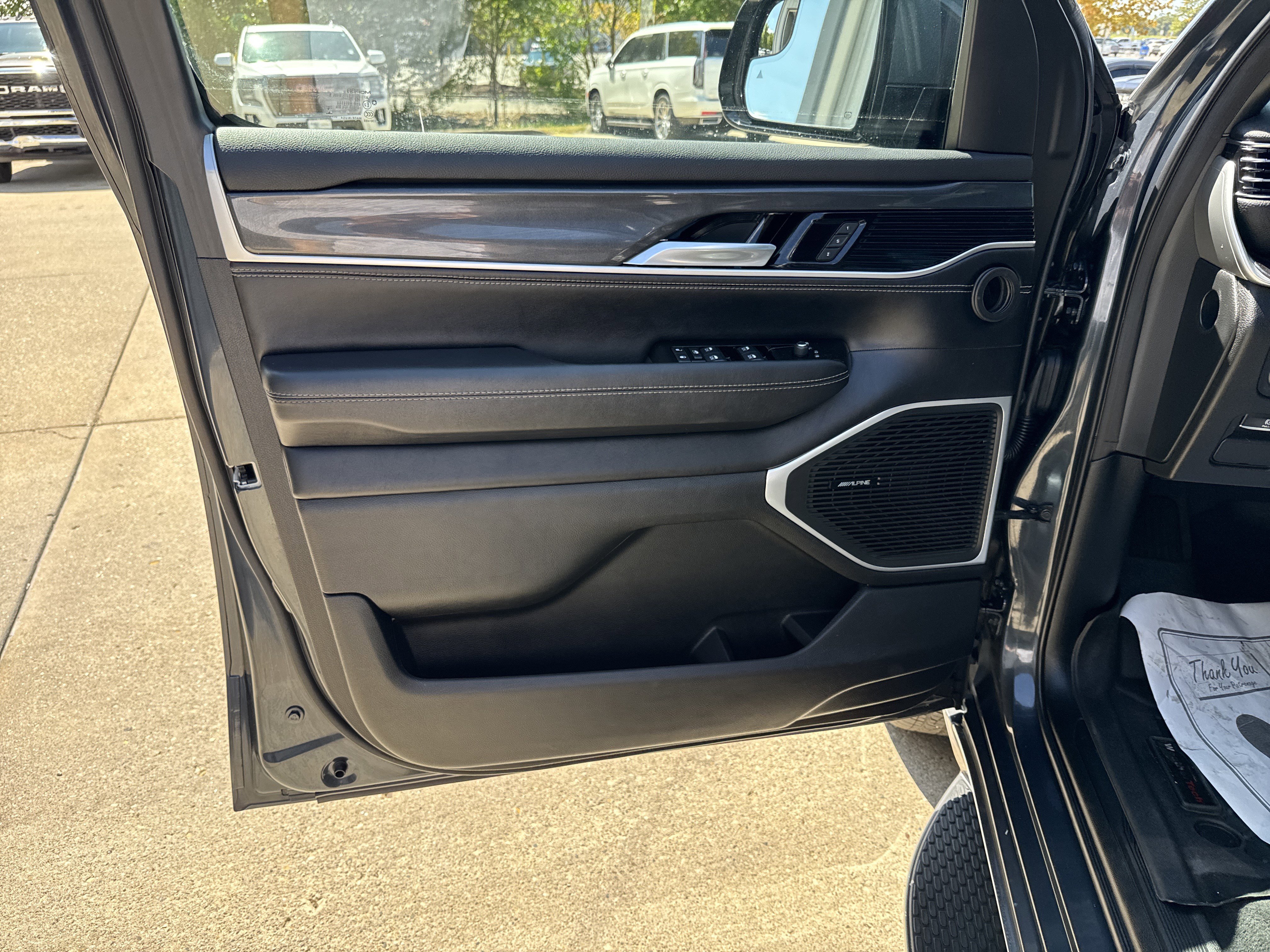 Used 2022 Jeep Wagoneer Series I w/ Premium Group I image 9